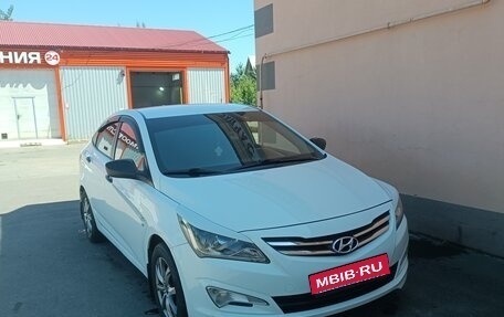 Hyundai Solaris II рестайлинг, 2015 год, 1 000 050 рублей, 2 фотография