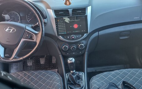Hyundai Solaris II рестайлинг, 2015 год, 1 000 050 рублей, 14 фотография