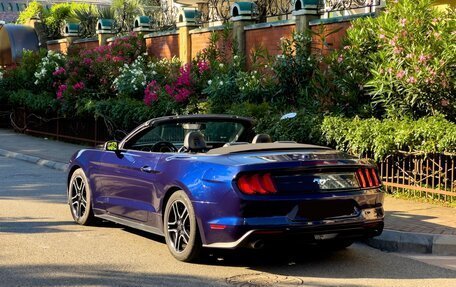 Ford Mustang VI рестайлинг, 2019 год, 2 750 000 рублей, 3 фотография