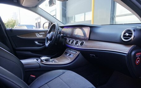 Mercedes-Benz E-Класс, 2018 год, 3 300 000 рублей, 11 фотография