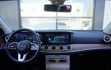Mercedes-Benz E-Класс, 2018 год, 3 300 000 рублей, 12 фотография