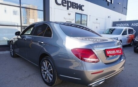 Mercedes-Benz E-Класс, 2018 год, 3 300 000 рублей, 7 фотография