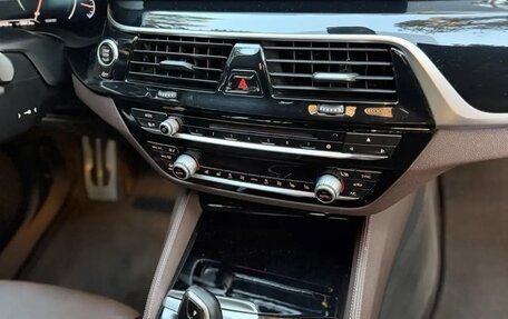 BMW 6 серия, 2019 год, 3 800 000 рублей, 16 фотография