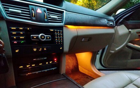 Mercedes-Benz E-Класс, 2011 год, 1 500 000 рублей, 2 фотография