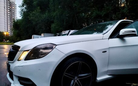 Mercedes-Benz E-Класс, 2011 год, 1 500 000 рублей, 6 фотография