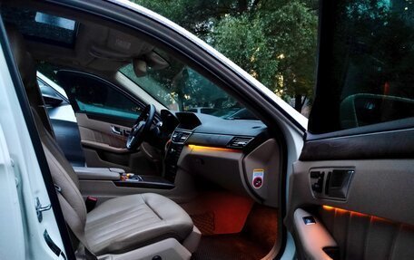 Mercedes-Benz E-Класс, 2011 год, 1 500 000 рублей, 13 фотография