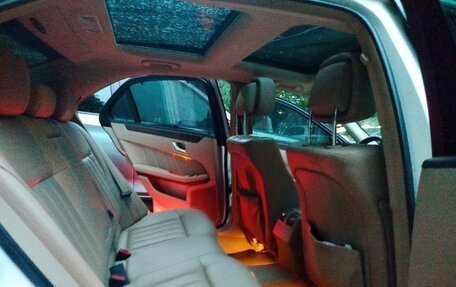Mercedes-Benz E-Класс, 2011 год, 1 500 000 рублей, 14 фотография