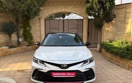 Toyota Camry, 2021 год, 3 450 000 рублей, 2 фотография
