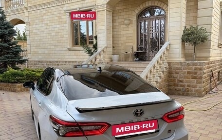 Toyota Camry, 2021 год, 3 450 000 рублей, 3 фотография