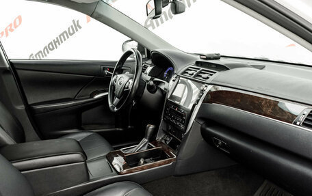 Toyota Camry, 2017 год, 2 315 000 рублей, 14 фотография