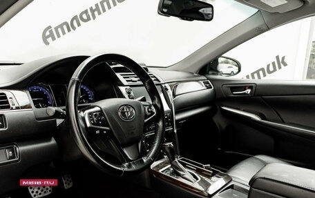 Toyota Camry, 2017 год, 2 315 000 рублей, 11 фотография