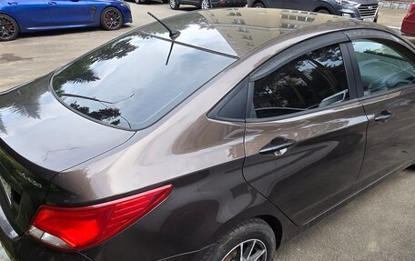 Hyundai Solaris II рестайлинг, 2015 год, 1 000 000 рублей, 3 фотография