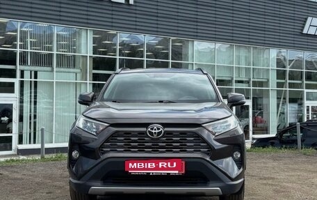 Toyota RAV4, 2020 год, 2 800 000 рублей, 2 фотография