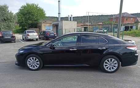 Toyota Camry, 2019 год, 2 290 000 рублей, 8 фотография