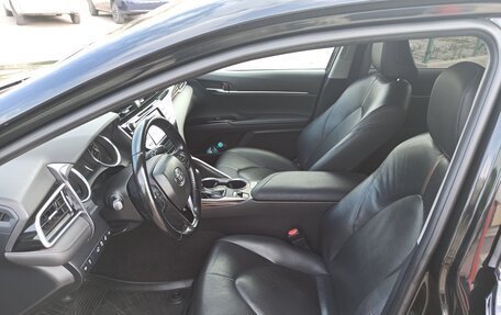 Toyota Camry, 2019 год, 2 290 000 рублей, 10 фотография
