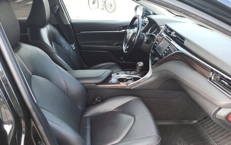 Toyota Camry, 2019 год, 2 290 000 рублей, 14 фотография