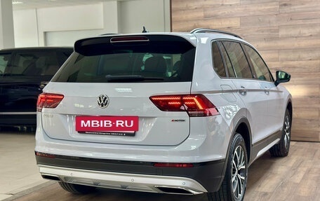 Volkswagen Tiguan II, 2019 год, 2 720 000 рублей, 11 фотография