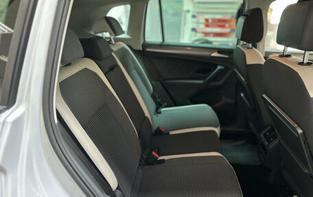 Volkswagen Tiguan II, 2019 год, 2 720 000 рублей, 34 фотография