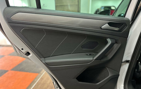 Volkswagen Tiguan II, 2019 год, 2 720 000 рублей, 39 фотография