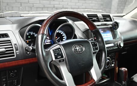 Toyota Land Cruiser Prado 150 рестайлинг 2, 2017 год, 4 350 000 рублей, 12 фотография