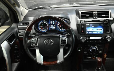 Toyota Land Cruiser Prado 150 рестайлинг 2, 2017 год, 4 350 000 рублей, 11 фотография