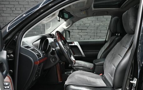 Toyota Land Cruiser Prado 150 рестайлинг 2, 2017 год, 4 350 000 рублей, 17 фотография