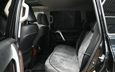 Toyota Land Cruiser Prado 150 рестайлинг 2, 2017 год, 4 350 000 рублей, 18 фотография