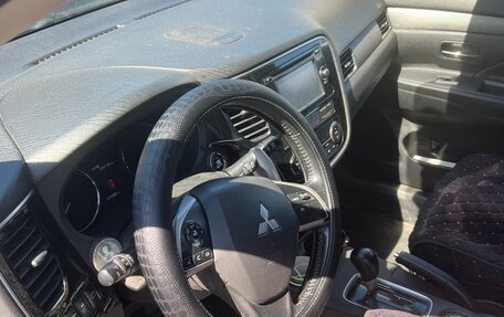 Mitsubishi Outlander III рестайлинг 3, 2012 год, 1 550 000 рублей, 9 фотография