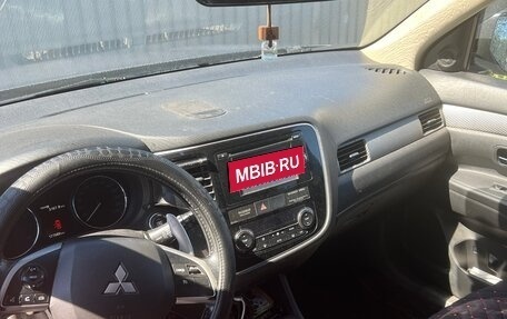 Mitsubishi Outlander III рестайлинг 3, 2012 год, 1 550 000 рублей, 2 фотография