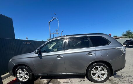 Mitsubishi Outlander III рестайлинг 3, 2012 год, 1 550 000 рублей, 16 фотография