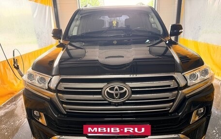 Toyota Land Cruiser 200, 2015 год, 4 300 000 рублей, 6 фотография