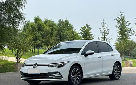 Volkswagen Golf VIII, 2021 год, 1 900 000 рублей, 2 фотография