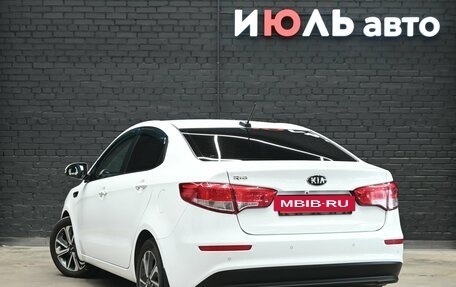 KIA Rio III рестайлинг, 2017 год, 900 000 рублей, 4 фотография