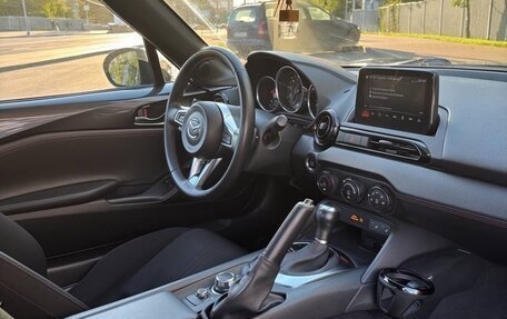 Mazda MX-5, 2018 год, 2 800 000 рублей, 8 фотография