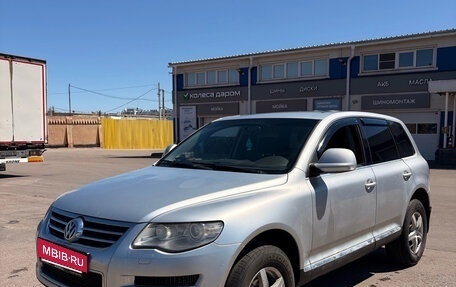 Volkswagen Touareg III, 2007 год, 780 000 рублей, 2 фотография