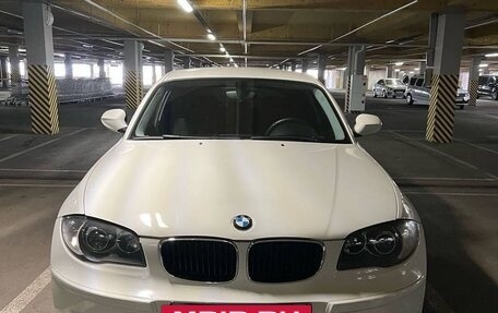 BMW 1 серия, 2011 год, 950 000 рублей, 2 фотография