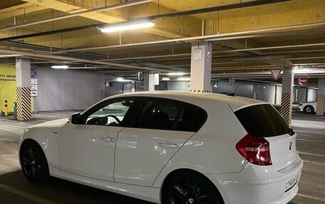 BMW 1 серия, 2011 год, 950 000 рублей, 6 фотография