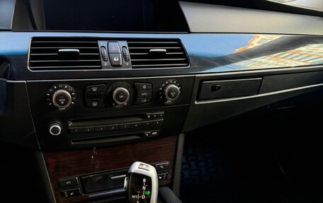 BMW 5 серия, 2008 год, 1 050 000 рублей, 21 фотография