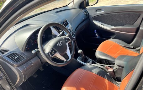 Hyundai Solaris II рестайлинг, 2012 год, 750 000 рублей, 8 фотография