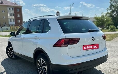 Volkswagen Tiguan II, 2018 год, 1 830 000 рублей, 3 фотография
