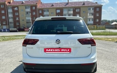 Volkswagen Tiguan II, 2018 год, 1 830 000 рублей, 5 фотография