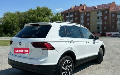 Volkswagen Tiguan II, 2018 год, 1 830 000 рублей, 4 фотография