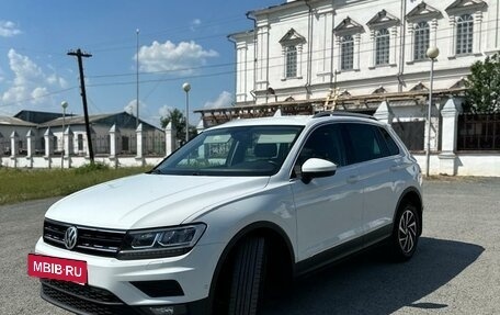 Volkswagen Tiguan II, 2018 год, 1 830 000 рублей, 2 фотография