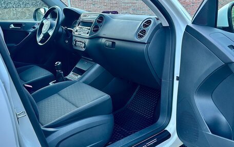 Volkswagen Tiguan I, 2011 год, 950 000 рублей, 18 фотография