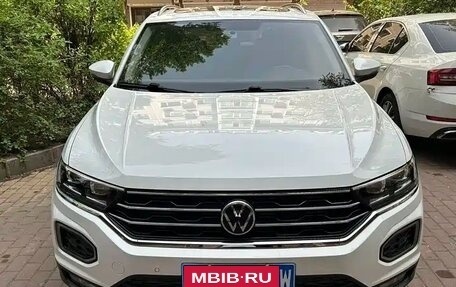 Volkswagen T-Roc I, 2022 год, 1 770 000 рублей, 3 фотография
