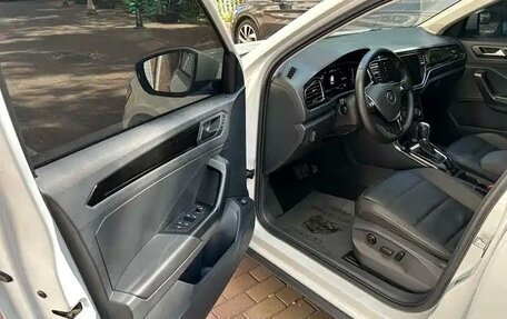 Volkswagen T-Roc I, 2022 год, 1 770 000 рублей, 9 фотография