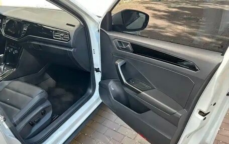 Volkswagen T-Roc I, 2022 год, 1 770 000 рублей, 13 фотография