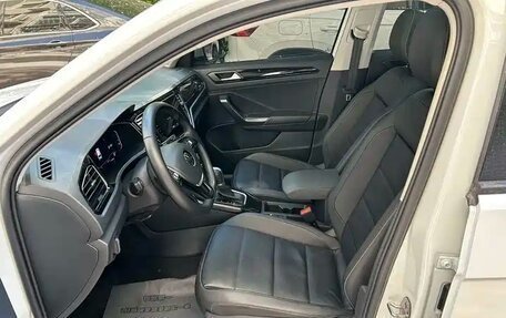 Volkswagen T-Roc I, 2022 год, 1 770 000 рублей, 8 фотография