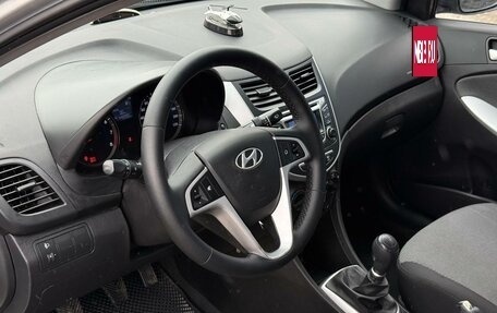 Hyundai Solaris II рестайлинг, 2013 год, 750 000 рублей, 17 фотография