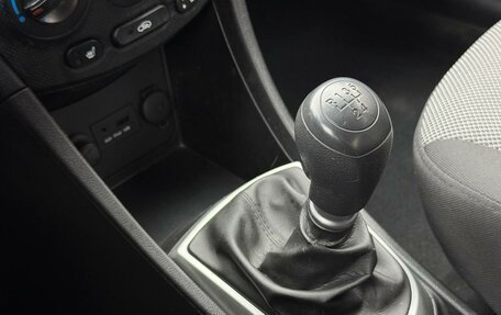 Hyundai Solaris II рестайлинг, 2013 год, 750 000 рублей, 28 фотография